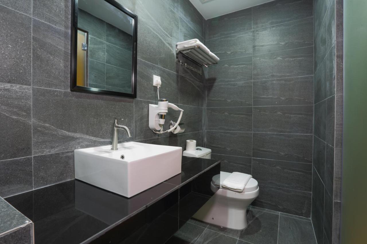 Capital O 9010 Yee Hotel Johor Bahru Luaran gambar